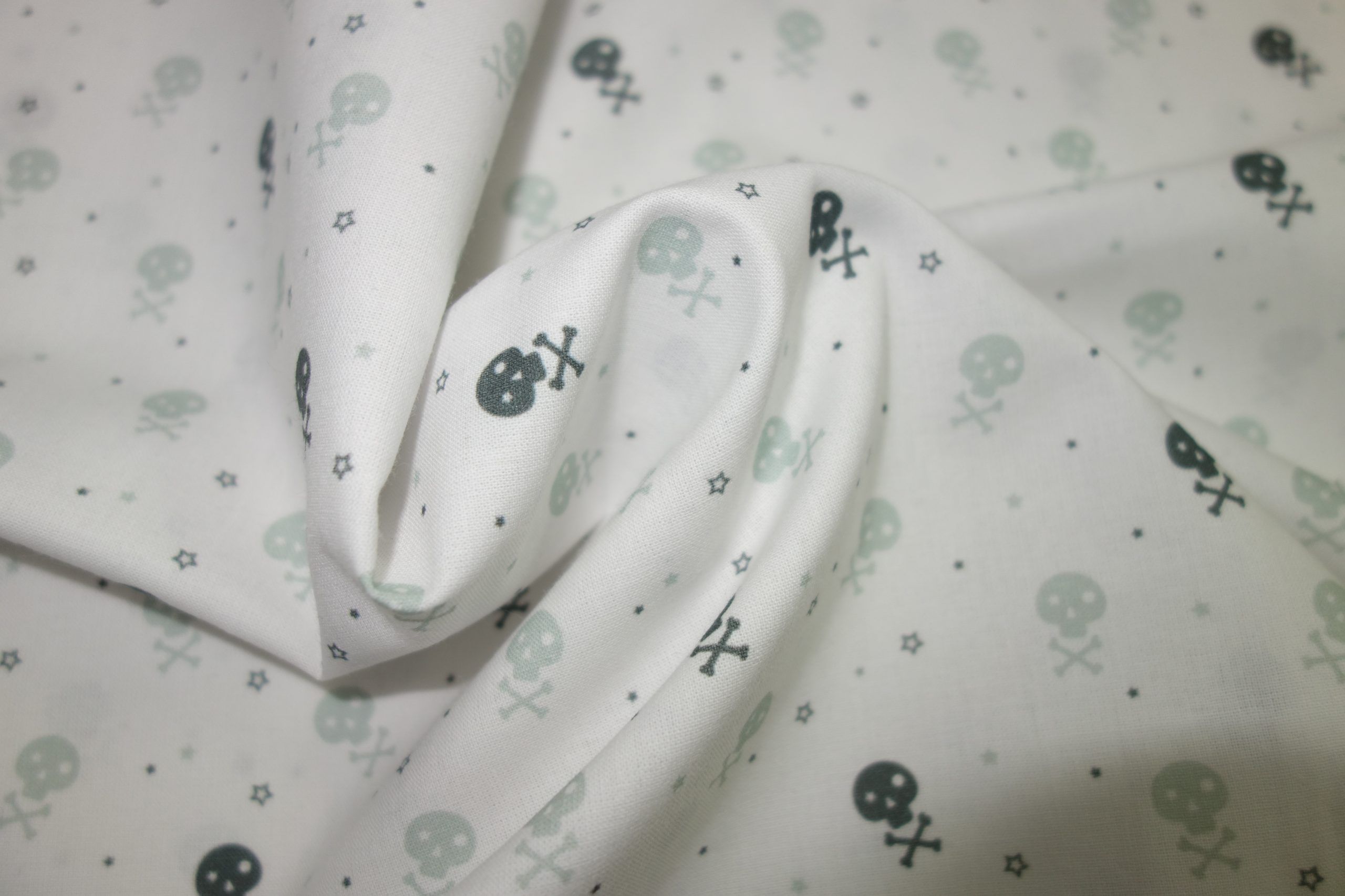 Popelín algodón estampado (patchwork) – Serie Calaveras minis - Imagen 3