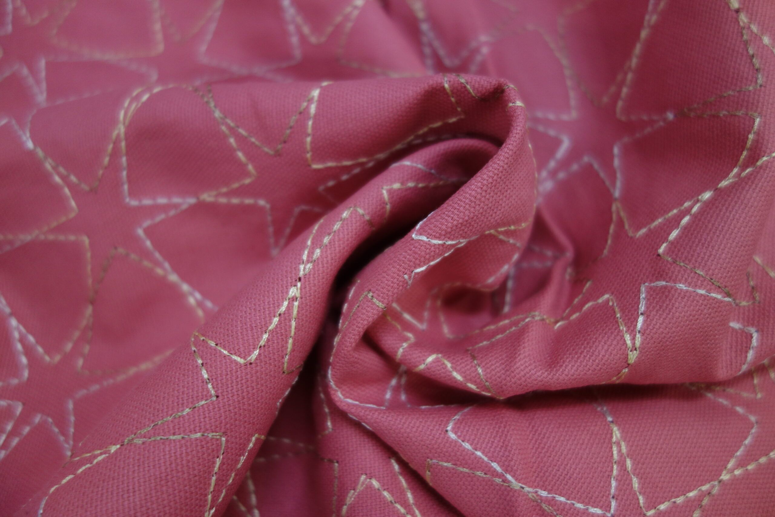 Lino bordado – Serie Dindon - DISPONIBLE ÚNICAMENTE (ROSA COLORETE). - Imagen 2
