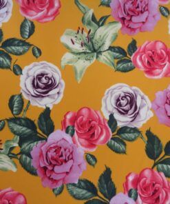 Crep de blusa estampado – Serie Atenea fondo mostaza